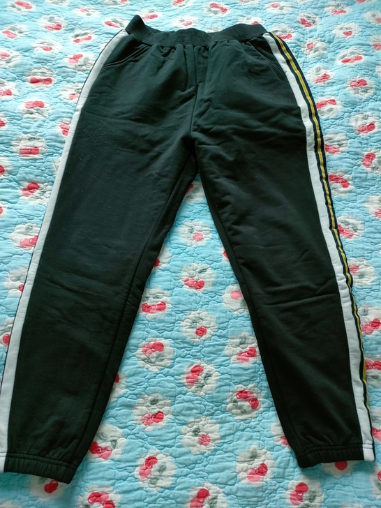 加绒休闲运动裤，因搬家低价处理，满五十减五...