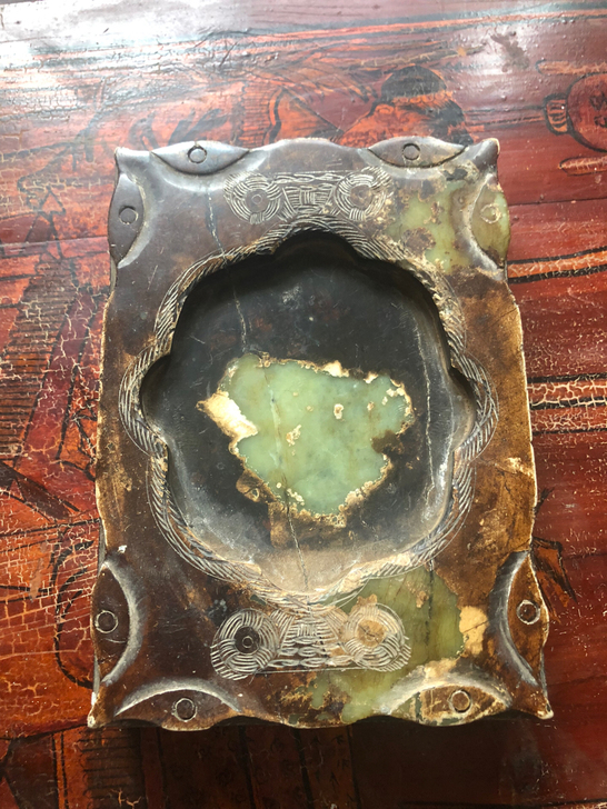 玉砚台,文房砚台。尺寸如下图。