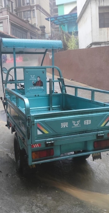 求购出三轮电池强劲货厢米