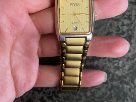 飞亚达男表 品相很新,正常走时