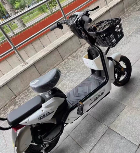 新车刚买来用了一个星期 因为本人公司搬的缘...