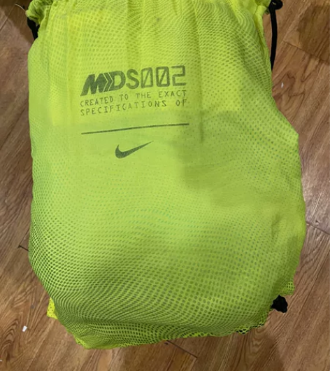 耐克足球鞋包 感兴趣的话点“我想要”和我私...