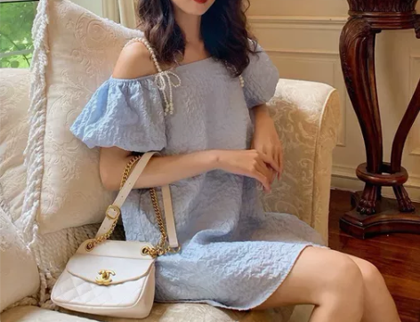 《怦然心动》原创法式一字领露肩连衣裙甜美少...