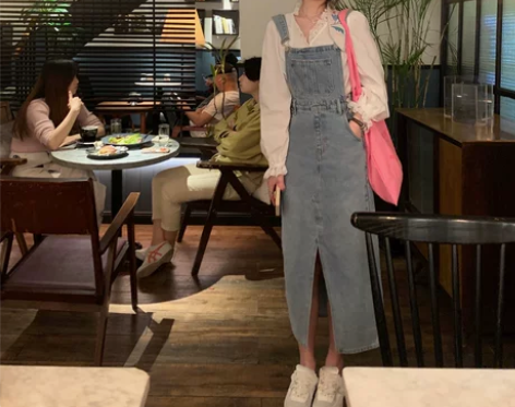 牛仔背带裙女春秋小个子宽松显瘦法式中裙（全...