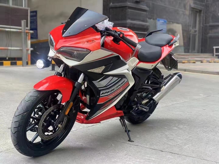 出一台征服者有牌，有证可以过户