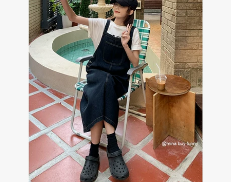 黑色背带裙女夏季新款韩版休闲复古宽松小众显...