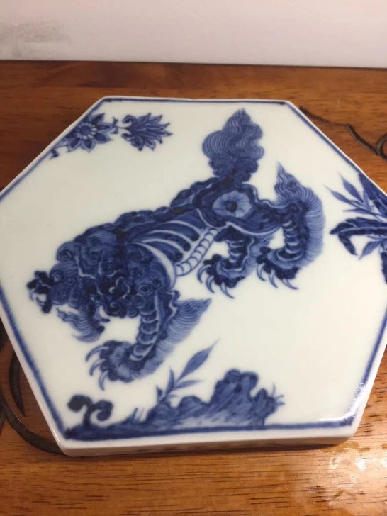 文卿草堂 六角杯垫，仿元狮图案，狮子气势磅...