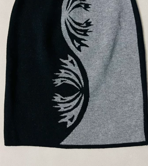 韩国全新毛料修身中裙，标签掉了一半哦，介意...