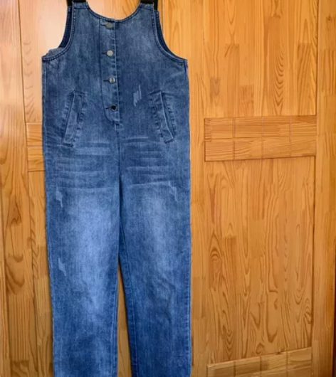 背带牛仔裤 减龄的款式,百搭,没有任何质量...