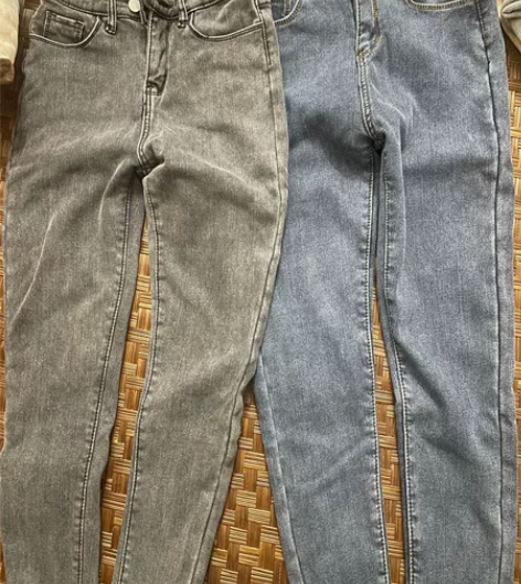 自用闲置加绒小脚裤两条装,穿S码的可以下单...