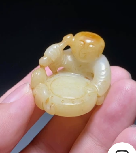 清中期 和田玉籽料 白玉 击鼓童子 把件挂...