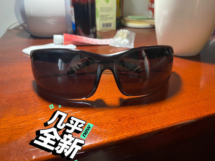 骑行墨镜，没怎么用过买来，没有度数，非偏远...