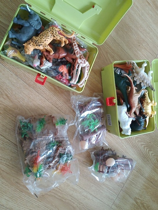 全新恐龙玩具，88件恐龙+60件动物共14...