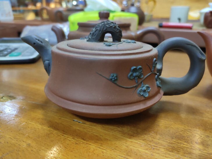 紫砂壶 三色梅桩，200cc左右， 八九十...