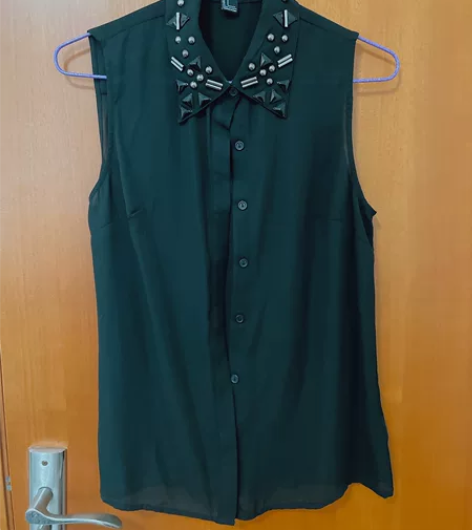 Forever21 雪纺背心 黑色 领口铆...