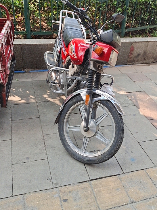 豪爵摩托车150发动机，车况精品，手续齐全。