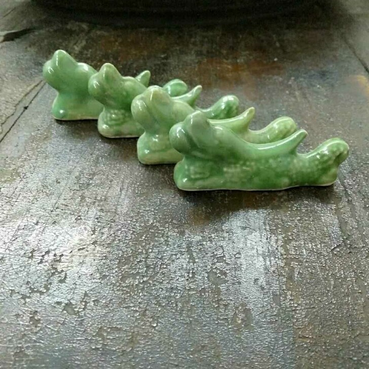 绿釉龙鱼小摆件四个，可以做笔架