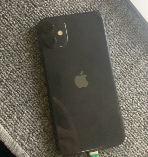自用iPhone11，128黑色，电池健康...