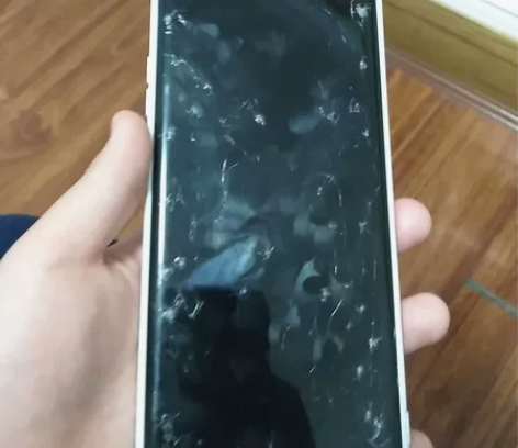 三星note10+，12+256，除了屏幕...