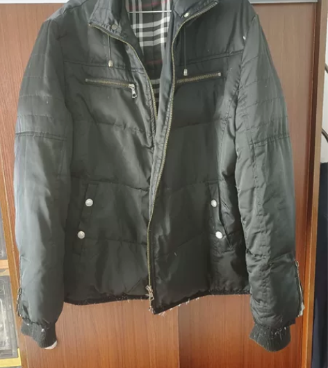 男士短款羽绒服特价出售，八五成新，没有任何...