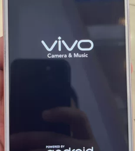 vivo y66 32g备用机 感兴趣的话...