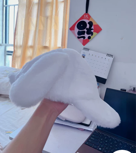 miniso 毛绒帽 男人送的吧 以为我是...