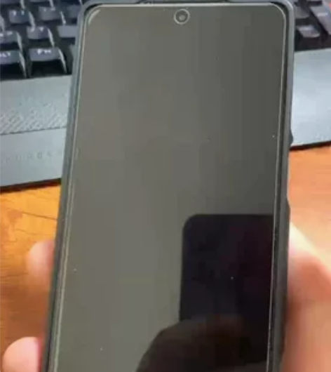 黑鲨5pro,才买的,没几个月,买14没用...