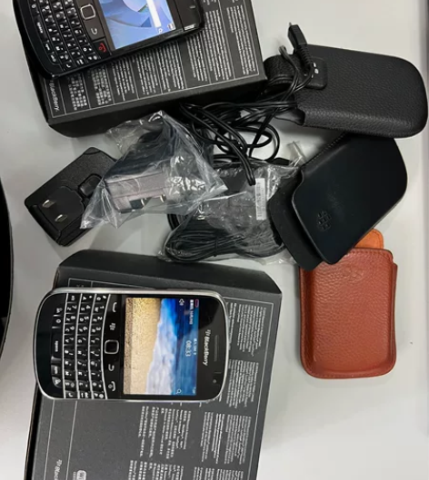 出收藏把玩黑莓9900，9780，9900...