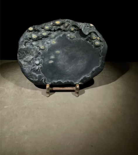 端砚,乌龟寓意长寿。选料考究,雕刻精细立体...