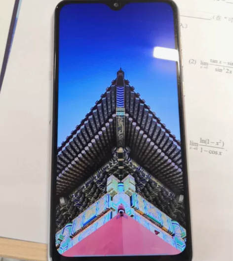 海信F29 E215t全面屏 配置4+32...
