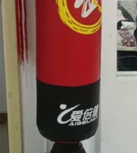 拳击沙袋配儿童头套和手套，自提50元带走 ...