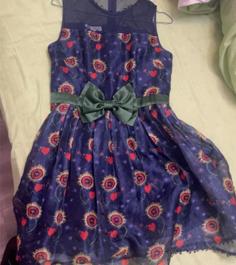 马克华菲连衣裙，很新，水洗标都很新。 原价...