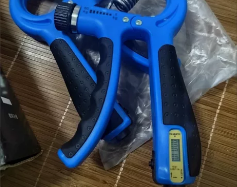 【7.9元包邮】捡漏自动计数握力器可调节训...