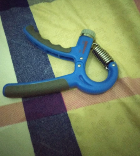 李宁的握力器 当时店里五十买的 现在15出...