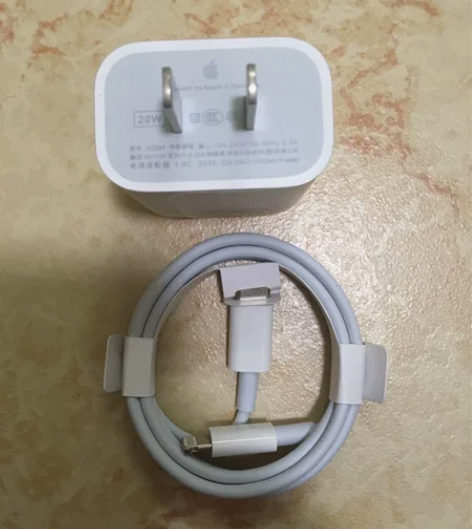 个人闲置转让苹果13原装20W充电器快充充...