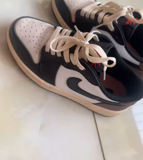 拼色很好看的耐克，买回穿一次。36号。 感...