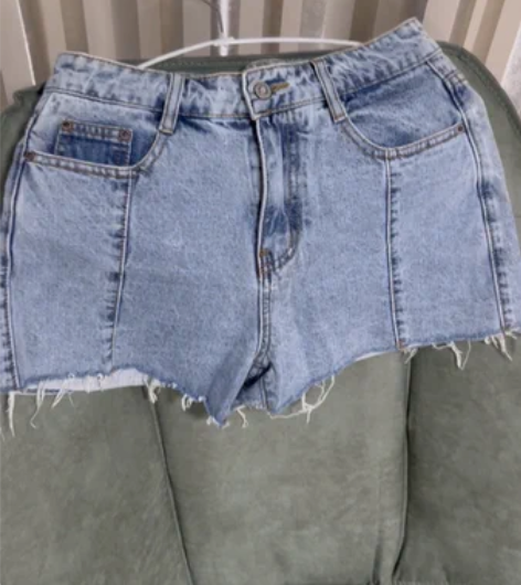 牛仔短裤浅蓝色女，L码，9.9成新 《所有...