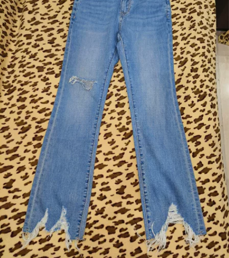 薄款修身款拉丝牛仔裤全新 全新 长87 腰...