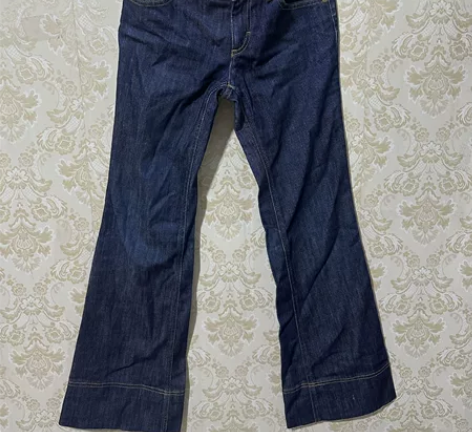 女士微喇牛仔裤 新旧如图 无瑕疵 尺寸如图