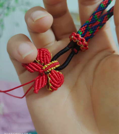草莓蝴蝶结手机，钥匙，包包挂绳 手机挂绳