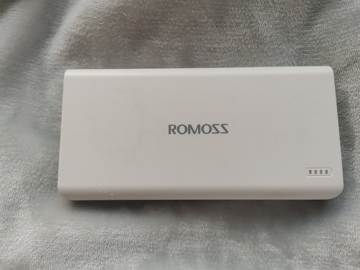 罗马仕充电宝，