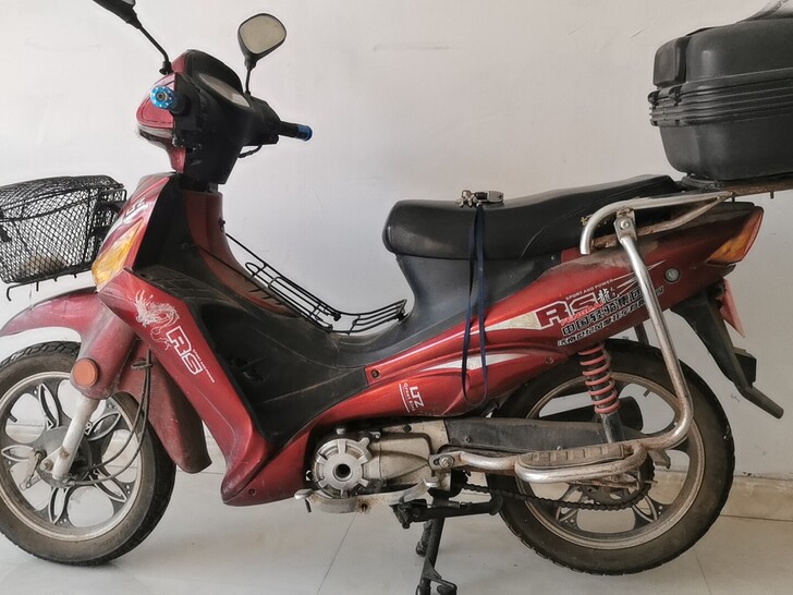 轻骑助力车48cc，2015年车。8.5成...