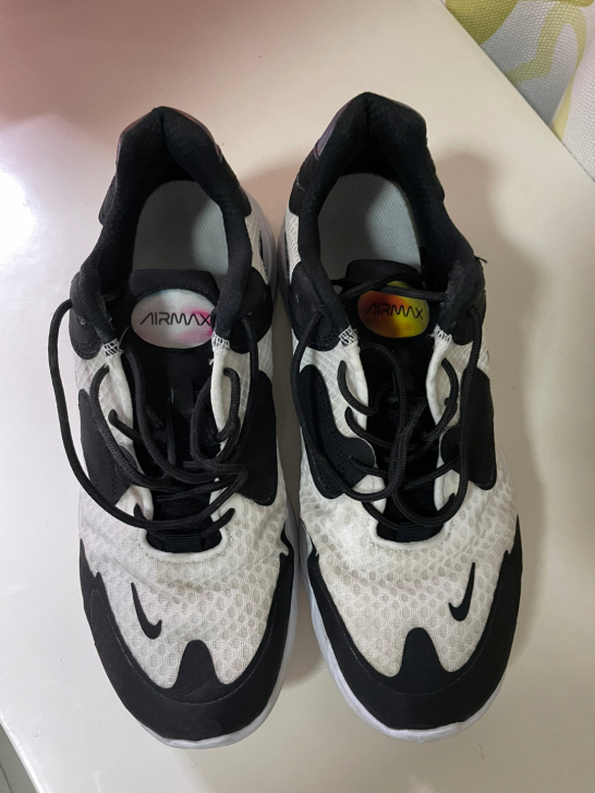 nike 男跑鞋 42 门店购入