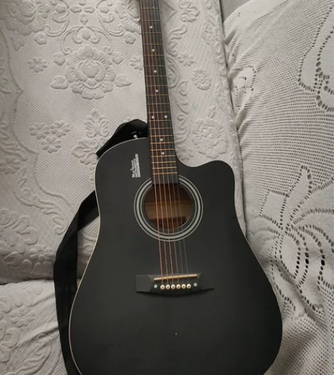 41寸威伯吉他,闲置了便宜处理,没有其他赠...