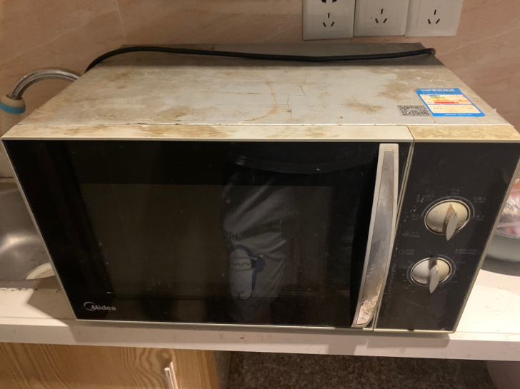 美的微波炉,很久没用了,还是好的,就是有一...