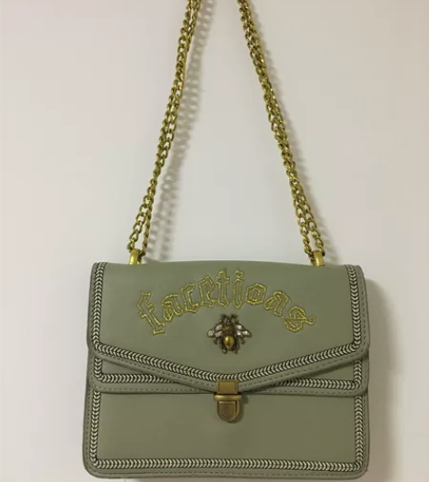 斜挎包，普通斜挎包哈，低价出售 售出不退不...