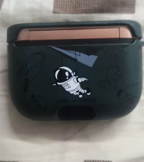 索尼降噪豆xm3 几乎全新，壳包着无任何磕...