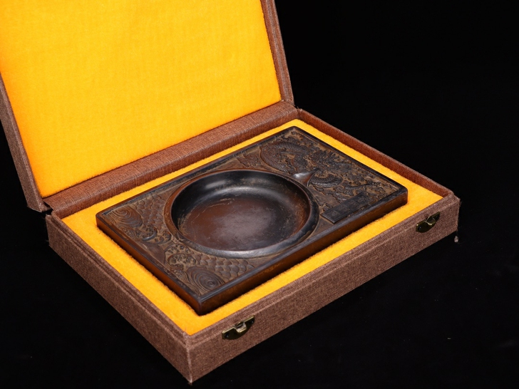 清.端石砚##amp；ldquo；苍龙献宝...