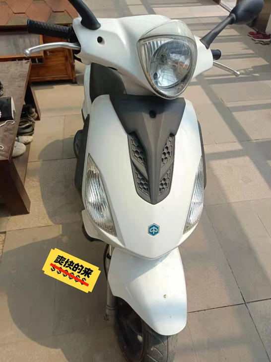 比亚乔踏板摩托车,车况很好,没怎么骑,一直...