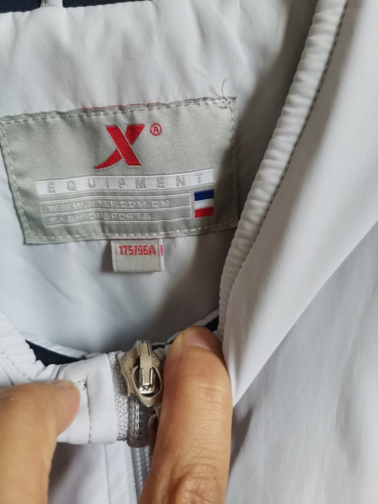 男士运动服，九层新旧。包邮